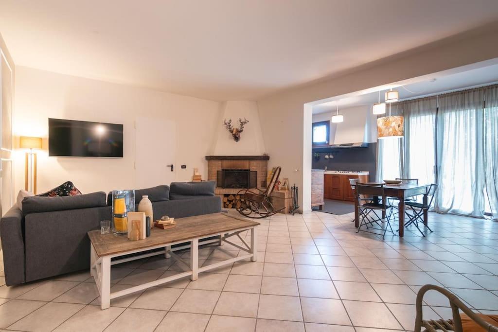Casolara: Ospitalita Su Misura Apartment Castello di Serravalle Екстериор снимка